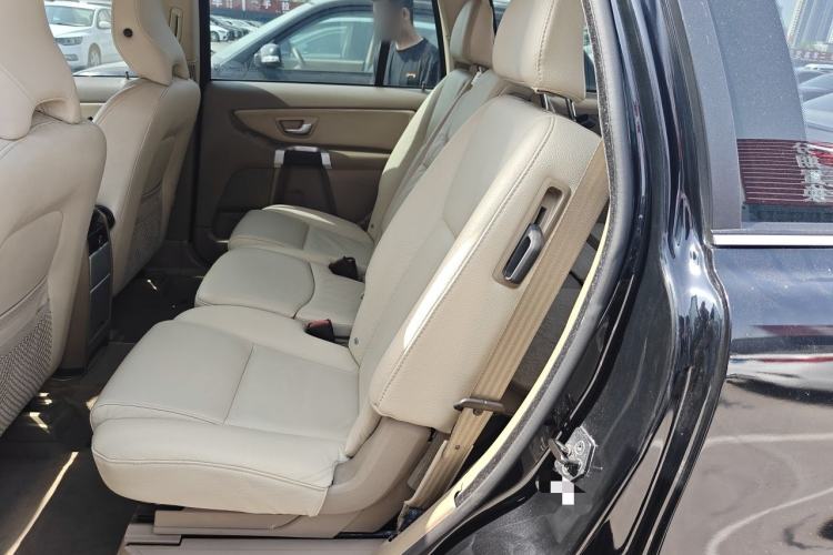 Used Volvo XC Classic 2014 T5 Luxury Edition Left Rear Seat