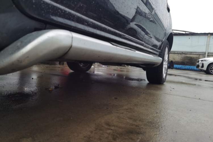 Used Volvo XC Classic 2014 T5 Luxury Edition Left Side Sill