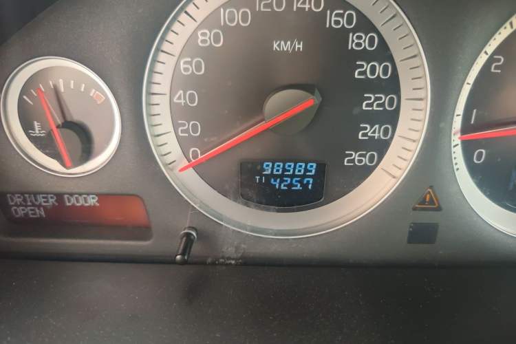 Used Volvo XC Classic  Odometer Close Up