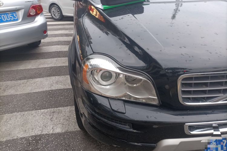 Used Volvo XC Classic 2014 T5 Luxury Edition Right Front Headlight