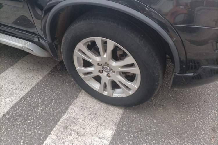 Used Volvo XC Classic 2014 T5 Luxury Edition Right Front Wheel Hub