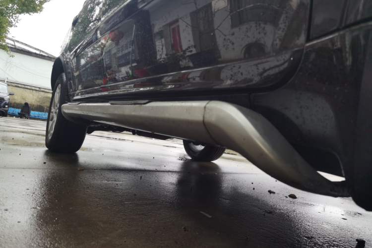 Used Volvo XC Classic 2014 T5 Luxury Edition Right Side Sill