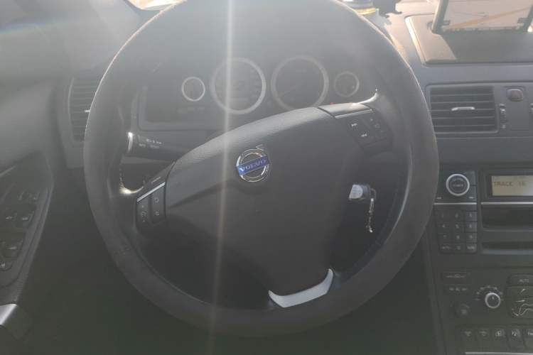 Used Volvo XC Classic 2014 T5 Luxury Edition Steering Wheel