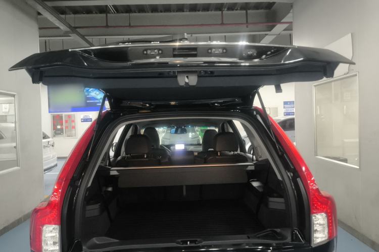 Used Volvo XC Classic 2014 T5 Luxury Edition Trunk