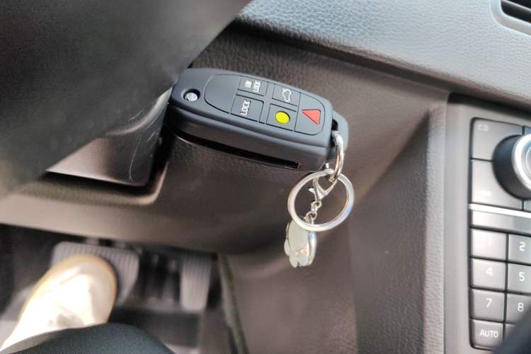 Used Volvo XC Classic 2014 T5 Luxury Edition Vehicle Key