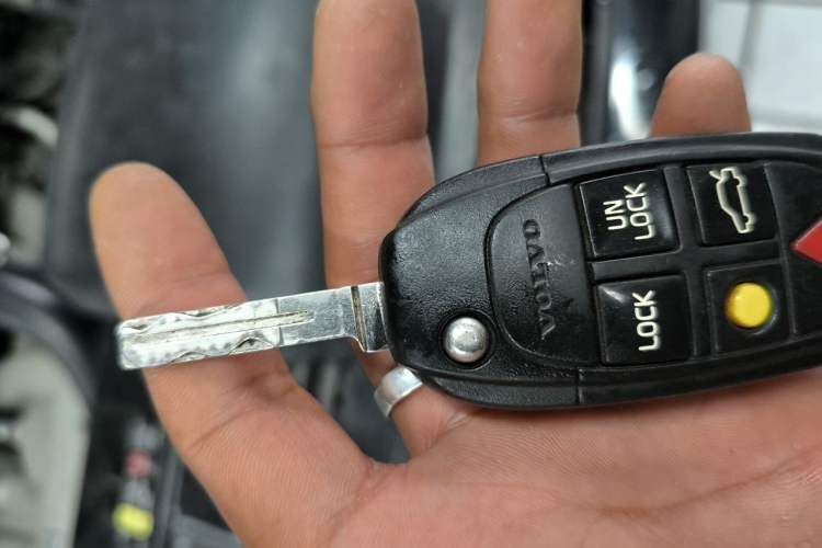 Used Volvo XC Classic 2014 T5 Luxury Edition Vehicle Key