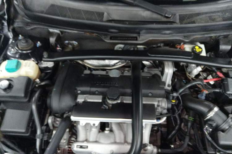 Used Volvo XC Classic 2014 T5 Luxury Edition Engine Bay