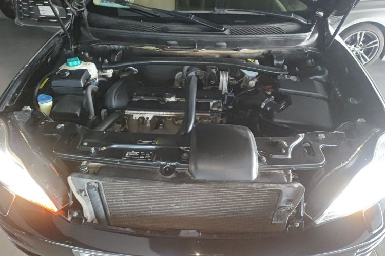 Used Volvo XC Classic 2014 T5 Luxury Edition Engine Bay