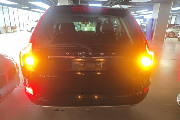 Used Volvo XC Classic 2014 T5 Luxury Edition Exterior 4