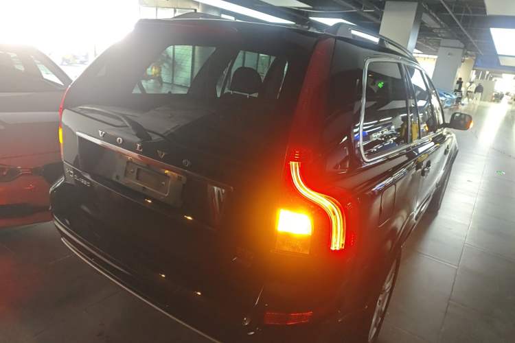 Used Volvo XC Classic 2014 T5 Luxury Edition Exterior 5
