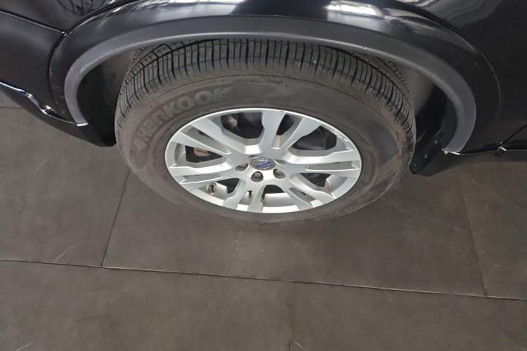 Used Volvo XC Classic 2014 T5 Luxury Edition Exterior 7