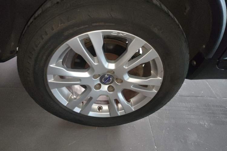 Used Volvo XC Classic 2014 T5 Luxury Edition Exterior 8