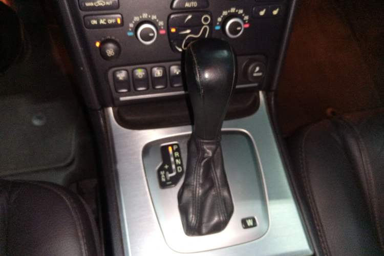 Used Volvo XC Classic 2014 T5 Luxury Edition Gear Lever