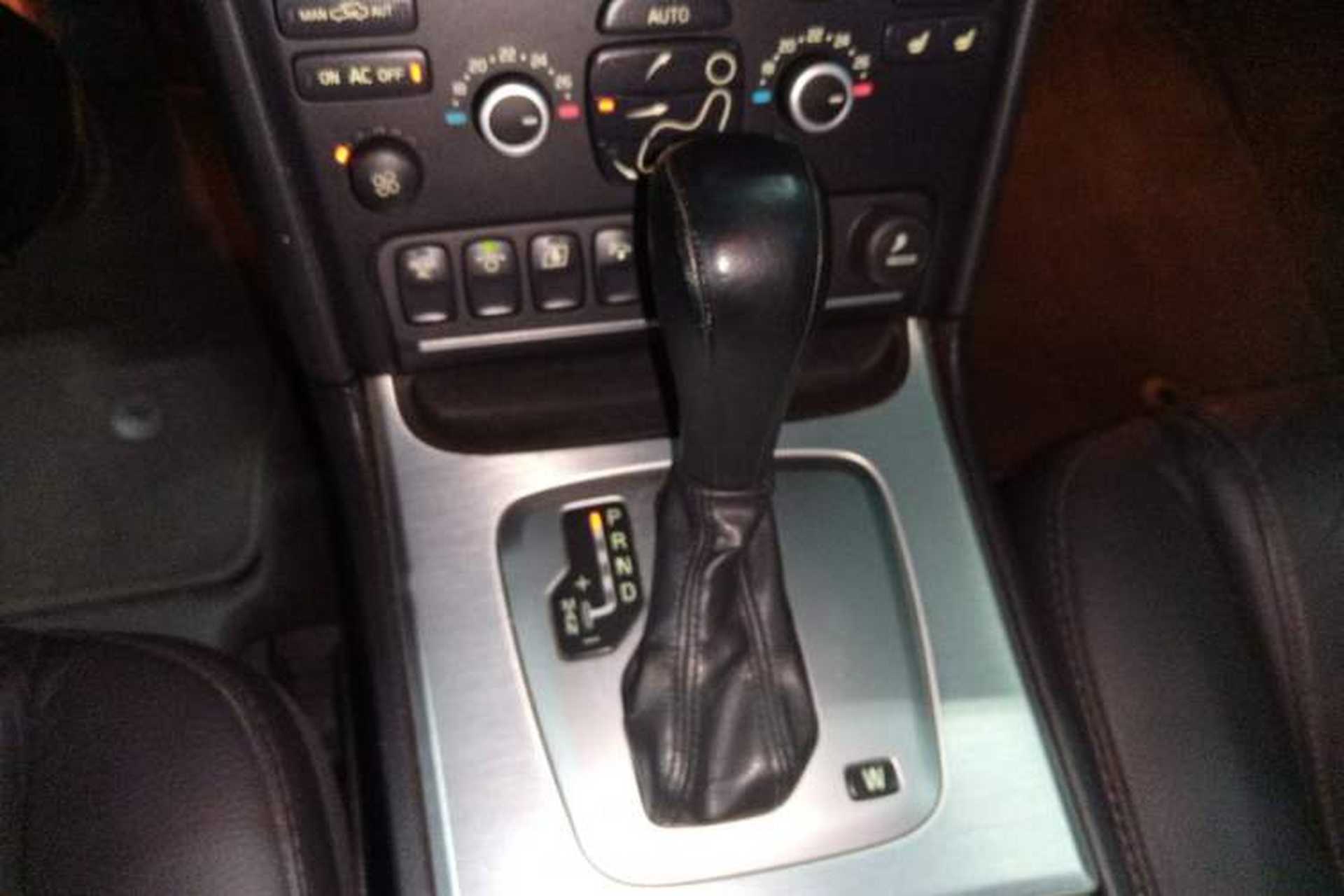 Used Volvo XC Classic 2014 T5 Luxury Edition Gear Lever