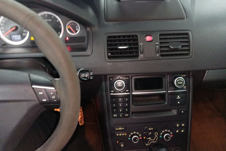 Used Volvo XC Classic 2014 T5 Luxury Edition Interior 2