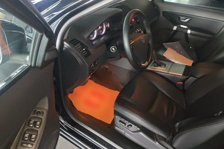 Used Volvo XC Classic 2014 T5 Luxury Edition Interior 3