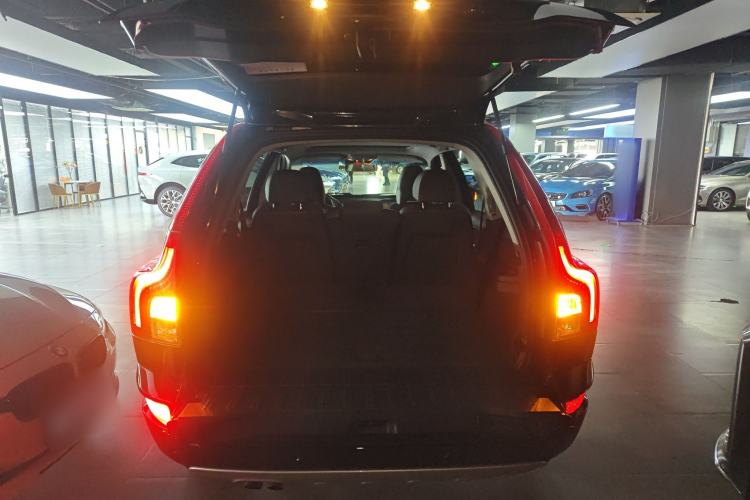 Used Volvo XC Classic 2014 T5 Luxury Edition Trunk