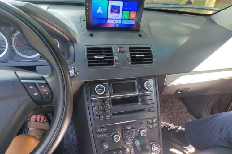Used Volvo XC Classic 2014 T5 Luxury Edition Audio And AC Panel
