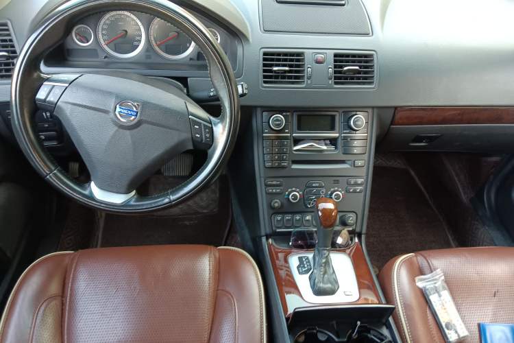 Used Volvo XC Classic 2014 T5 Executive Edition Center Console