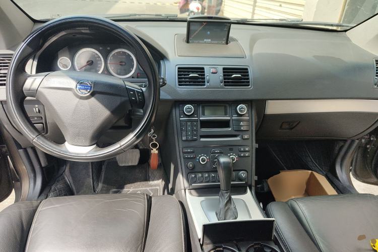 Used Volvo XC Classic 2014 T5 Luxury Edition Center Console