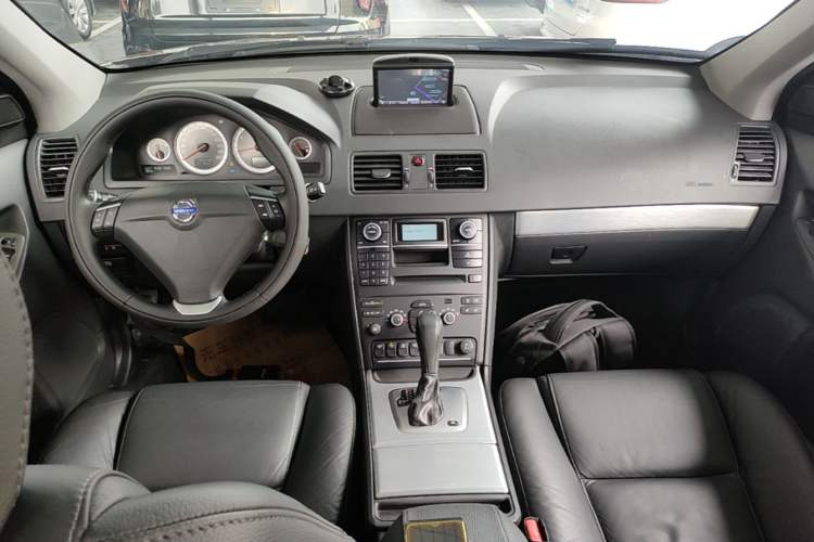 Used Volvo XC Classic 2014 T5 Luxury Edition Center Console
