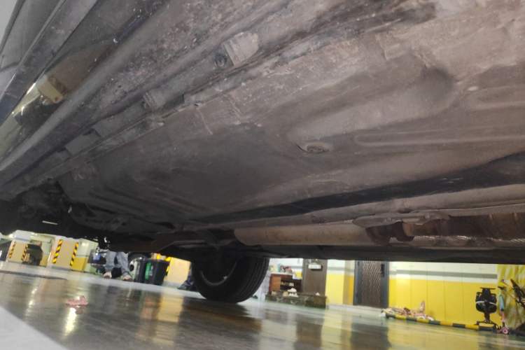 Used Volvo XC Classic 2014 T5 Luxury Edition Chassis Front Right