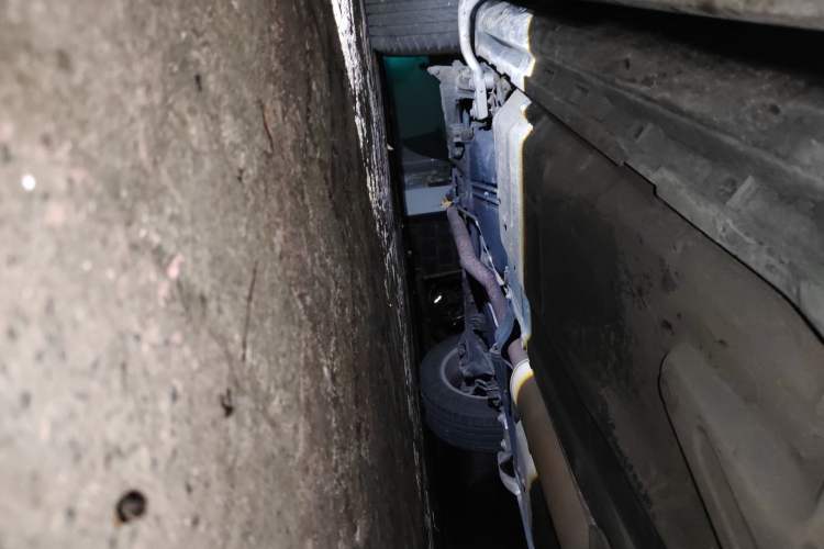 Used Volvo XC Classic 2014 T5 Luxury Edition Chassis Front Right
