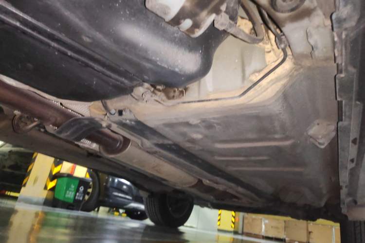 Used Volvo XC Classic 2014 T5 Luxury Edition Chassis Rear Right