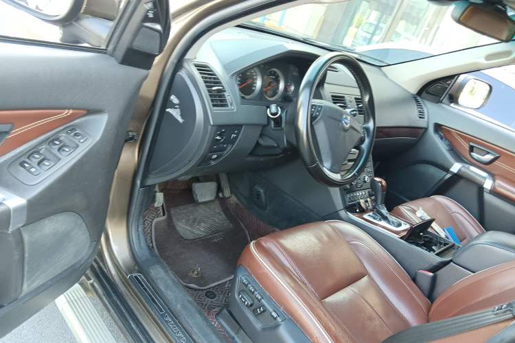 Used Volvo XC Classic 2014 T5 Executive Edition Driver Seat