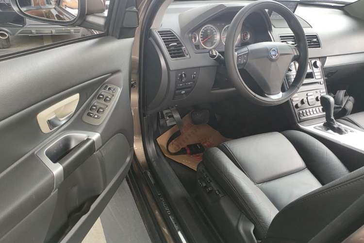 Used Volvo XC Classic 2014 T5 Luxury Edition Driver Seat