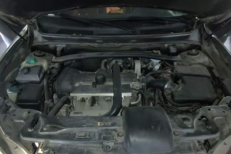 Used Volvo XC Classic 2014 T5 Luxury Edition Engine Bay