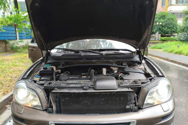 Used Volvo XC Classic 2014 T5 Luxury Edition Engine Bay