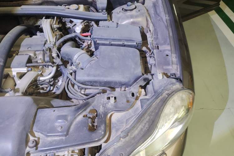 Used Volvo XC Classic 2014 T5 Luxury Edition Engine Bay Left
