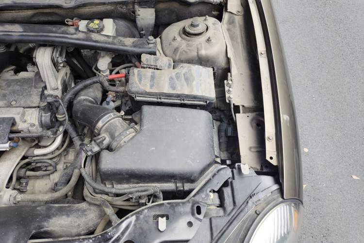 Used Volvo XC Classic 2014 T5 Luxury Edition Engine Bay Left