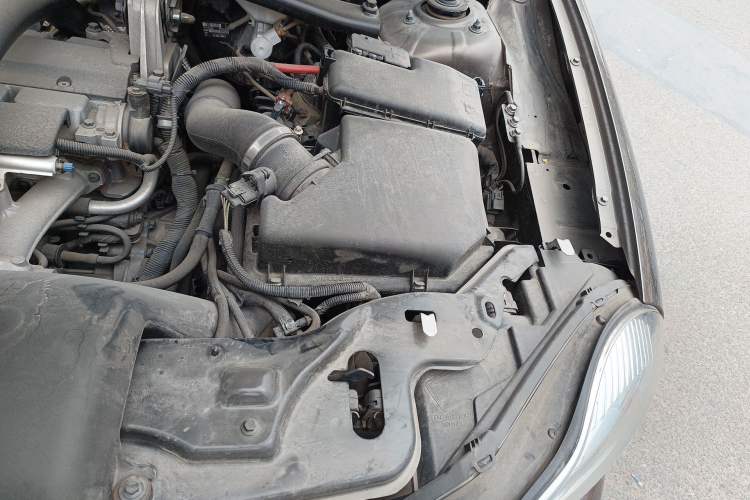 Used Volvo XC Classic 2014 T5 Luxury Edition Engine Bay Left