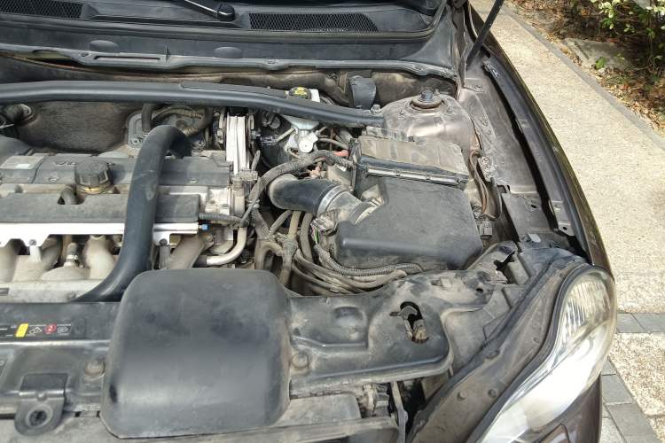 Used Volvo XC Classic 2014 T5 Luxury Edition Engine Bay Left