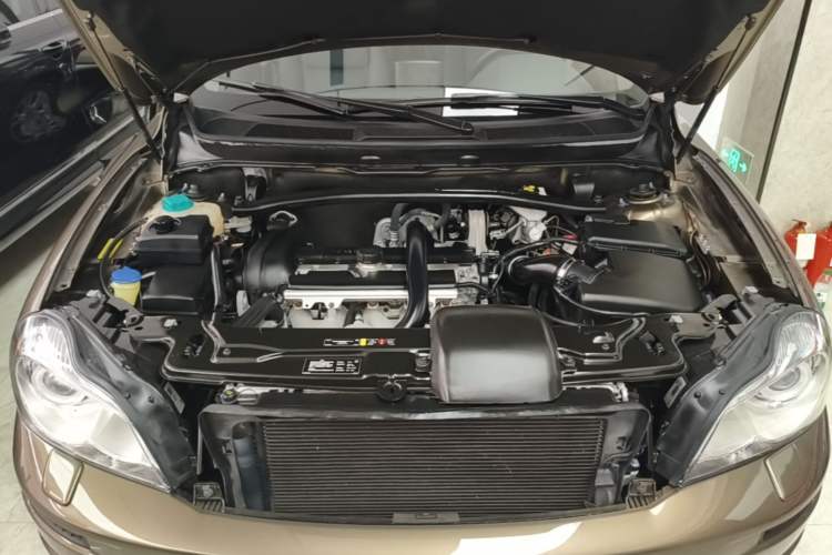 Used Volvo XC Classic 2014 T5 Luxury Edition Engine Bay