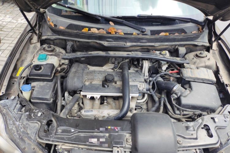 Used Volvo XC Classic 2014 T5 Luxury Edition Engine Bay