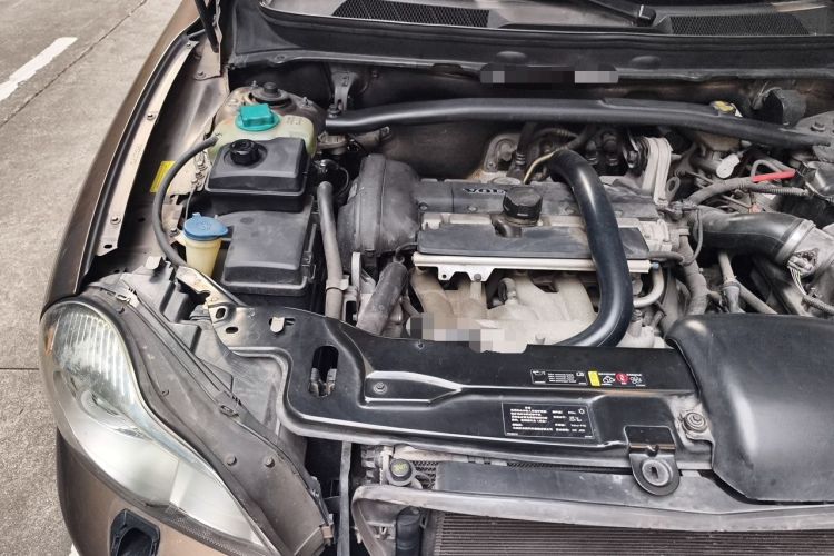 Used Volvo XC Classic 2014 T5 Executive Edition Engine Bay Right