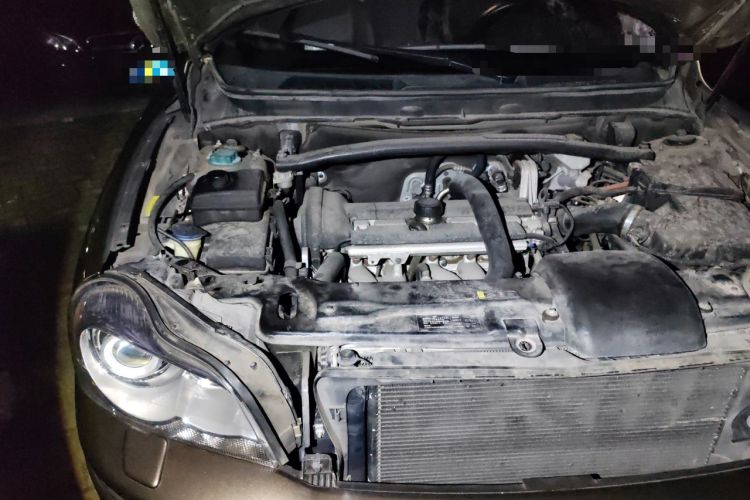 Used Volvo XC Classic 2014 T5 Luxury Edition Engine Bay Right