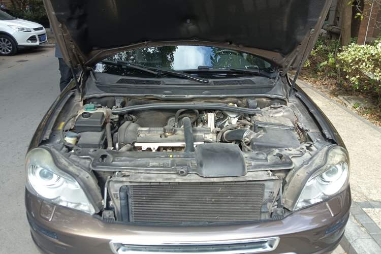 Used Volvo XC Classic 2014 T5 Luxury Edition Engine Bay