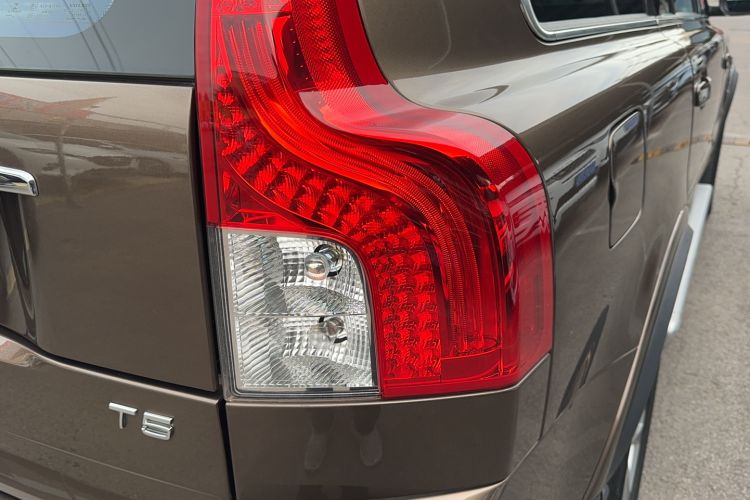 Used Volvo XC Classic 2014 T5 Luxury Edition Exterior 5