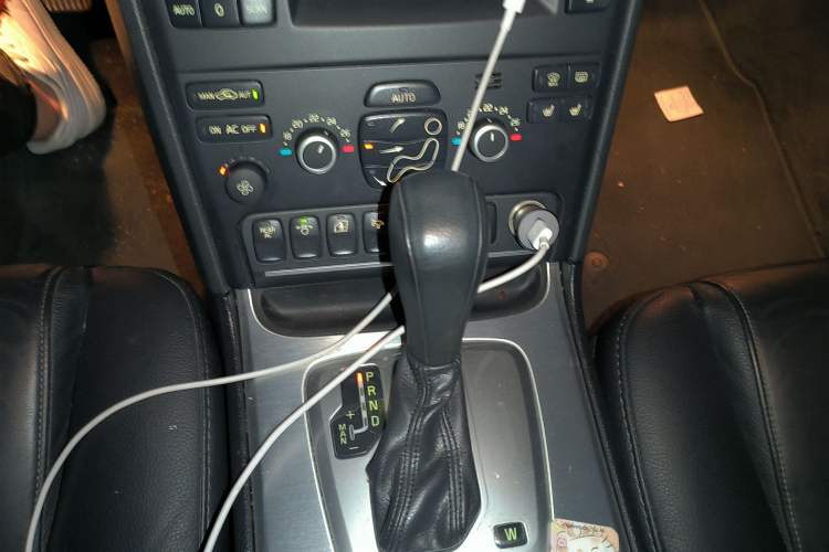 Used Volvo XC Classic 2014 T5 Luxury Edition Gear Lever