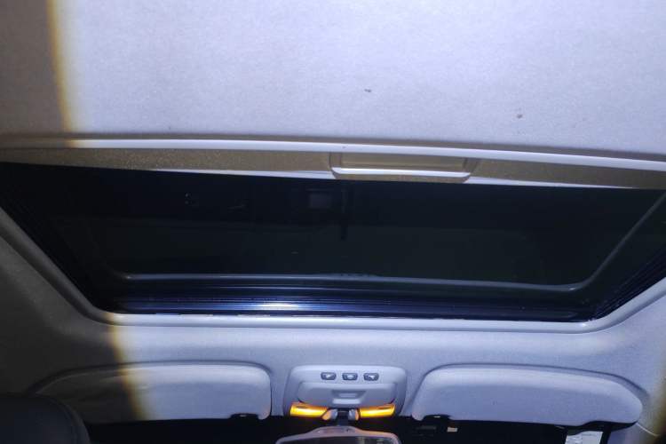 Used Volvo XC Classic 2014 T5 Luxury Edition Headliner