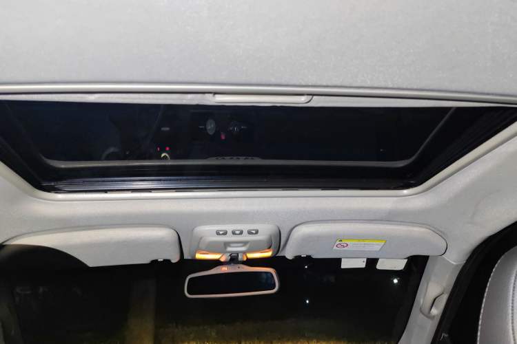 Used Volvo XC Classic 2014 T5 Luxury Edition Headliner