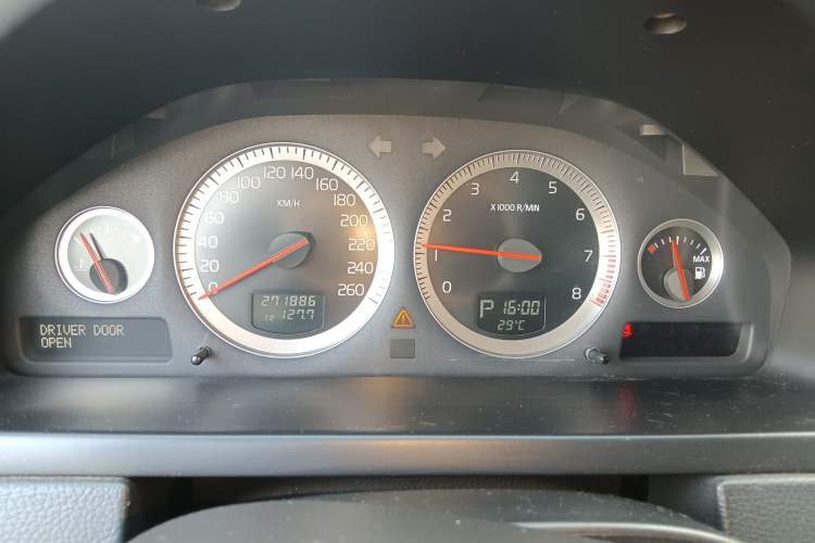 Used Volvo XC Classic 2014 T5 Executive Edition Instrument Cluster