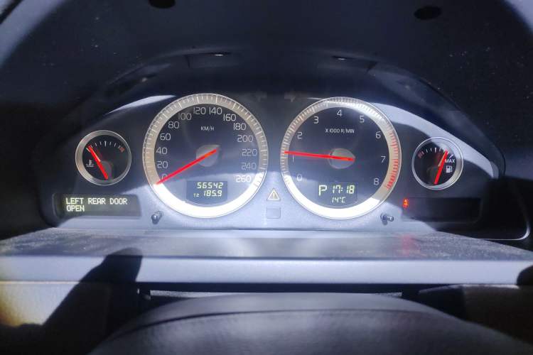 Used Volvo XC Classic 2014 T5 Luxury Edition Instrument Cluster