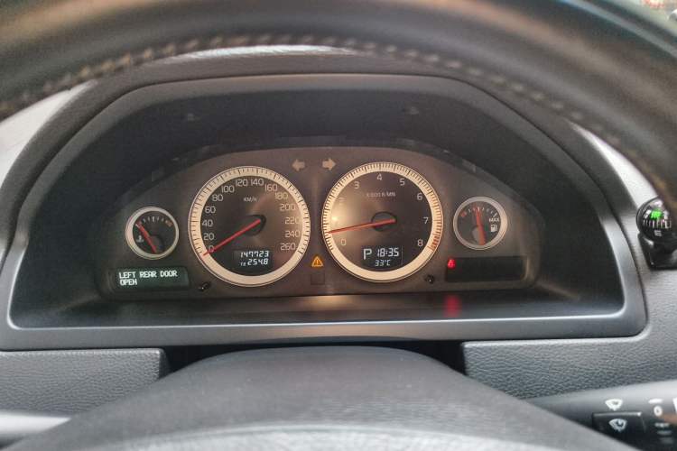 Used Volvo XC Classic 2014 T5 Executive Edition Instrument Cluster