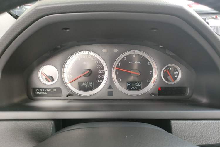 Used Volvo XC Classic 2014 T5 Luxury Edition Instrument Cluster