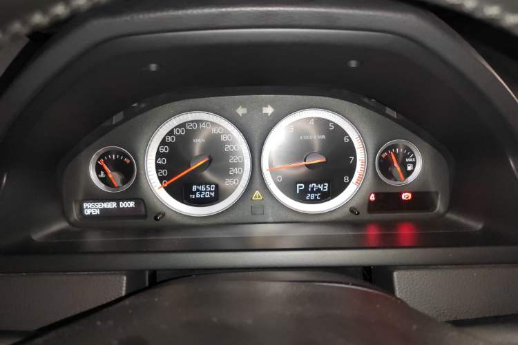 Used Volvo XC Classic 2014 T5 Luxury Edition Instrument Cluster